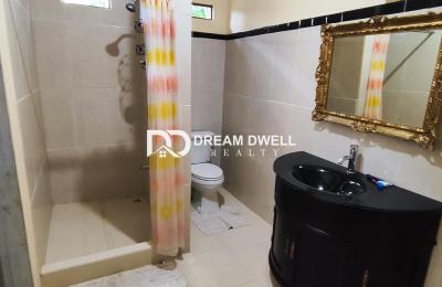 Valencia House For Sale